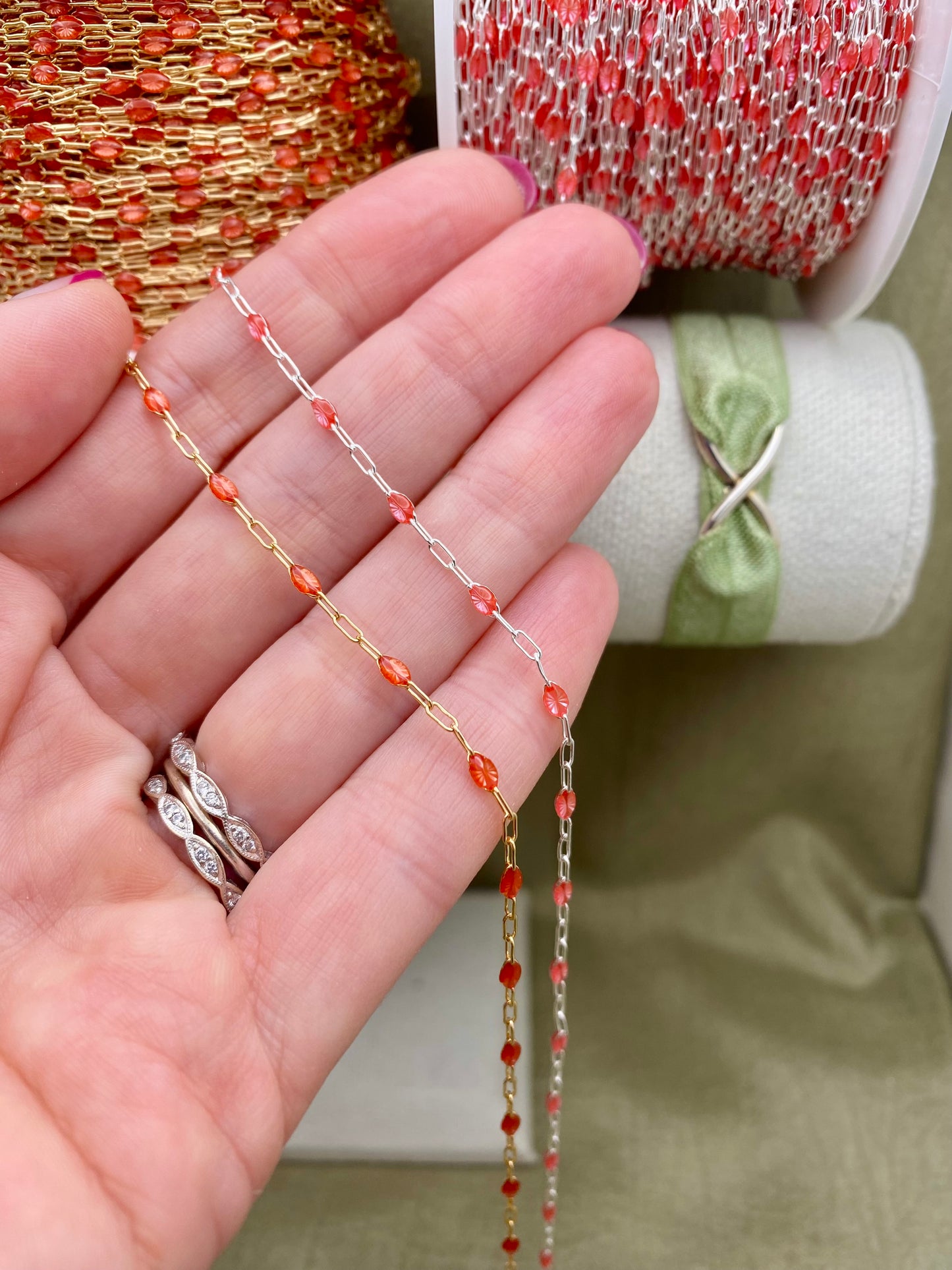 Coral Enamel Chain - Sunburst - E27