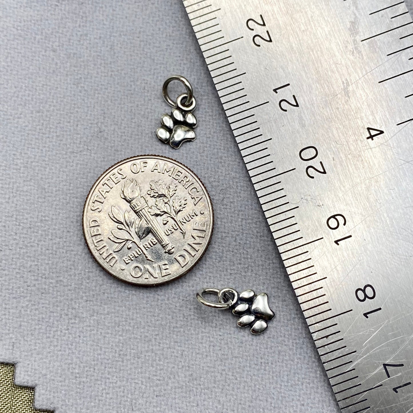 Paw Charms (Puff Paw) - 2 Pack - F31