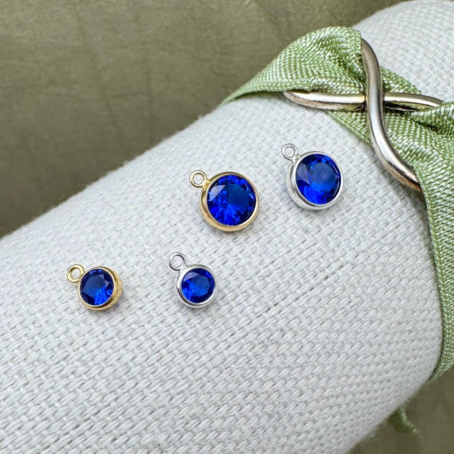 Sapphire Blue CHARMS 4mm 6mm - B37