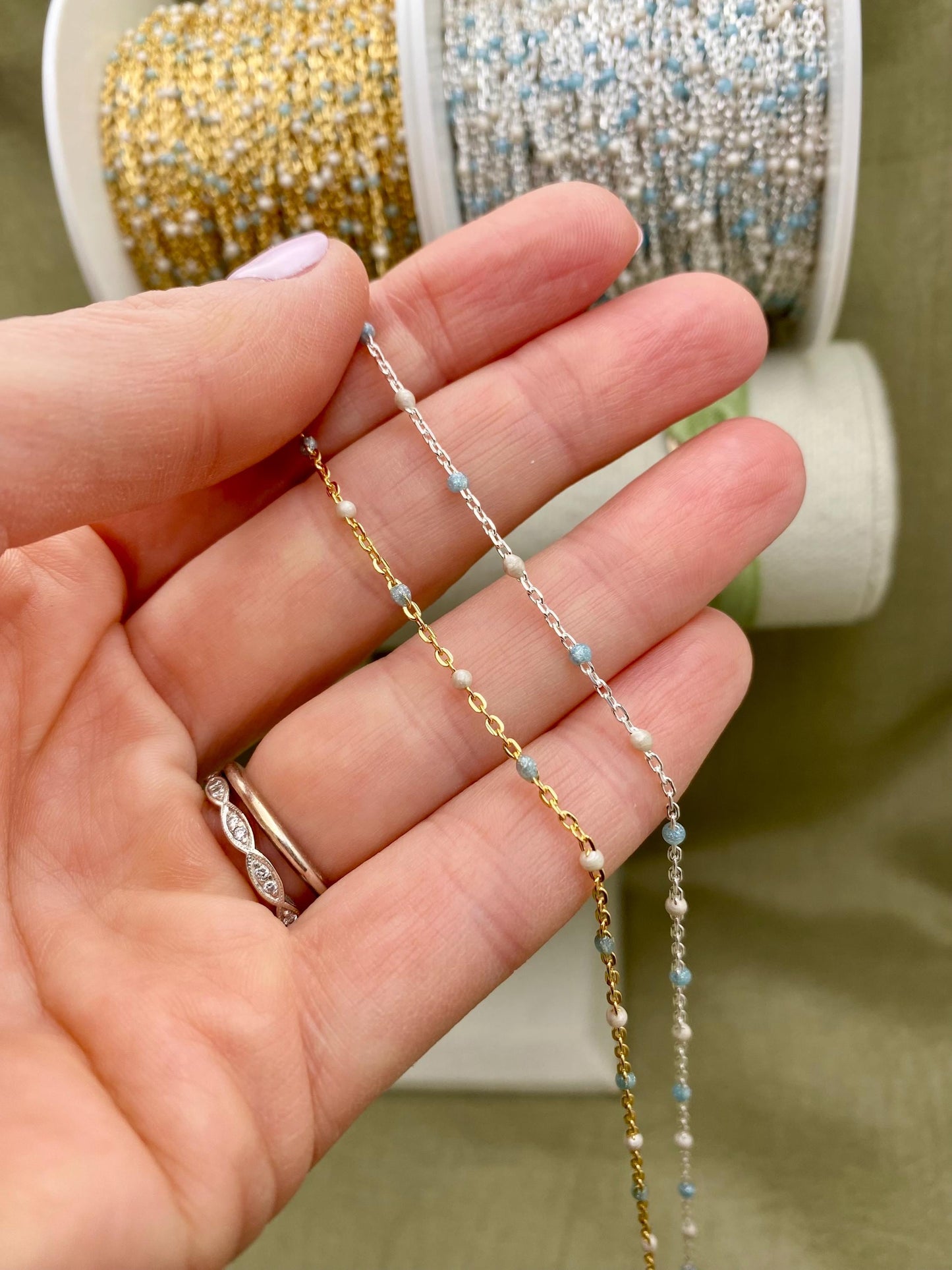 Ice Queen Enamel Chain - Dot Cable - E23