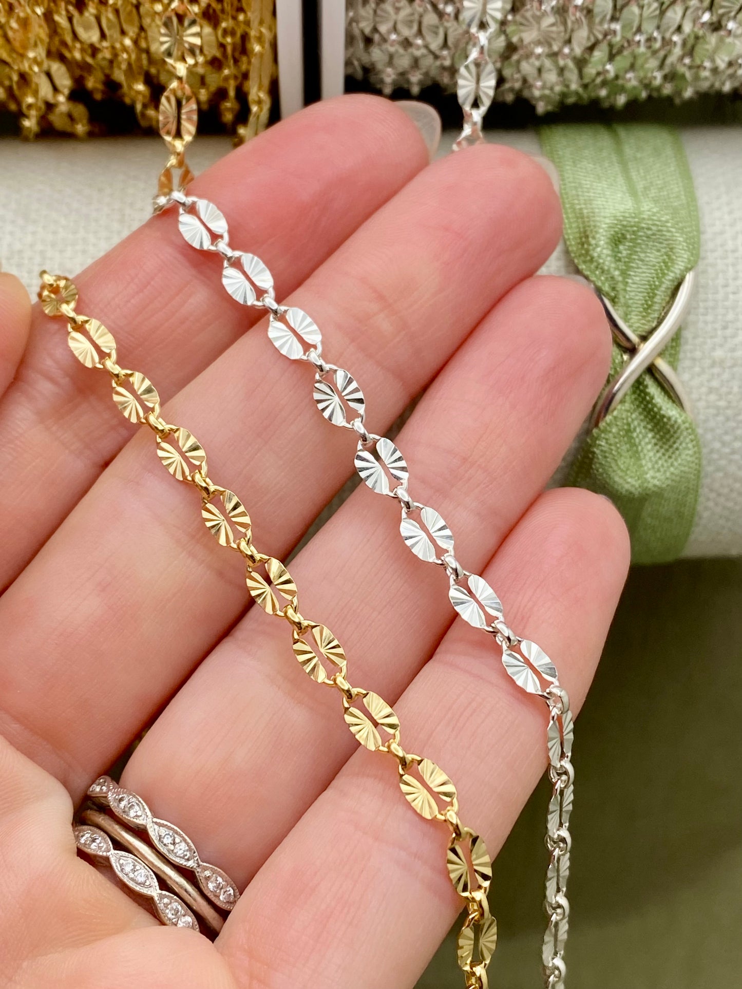 Large Disco Sunburst Chain - C35