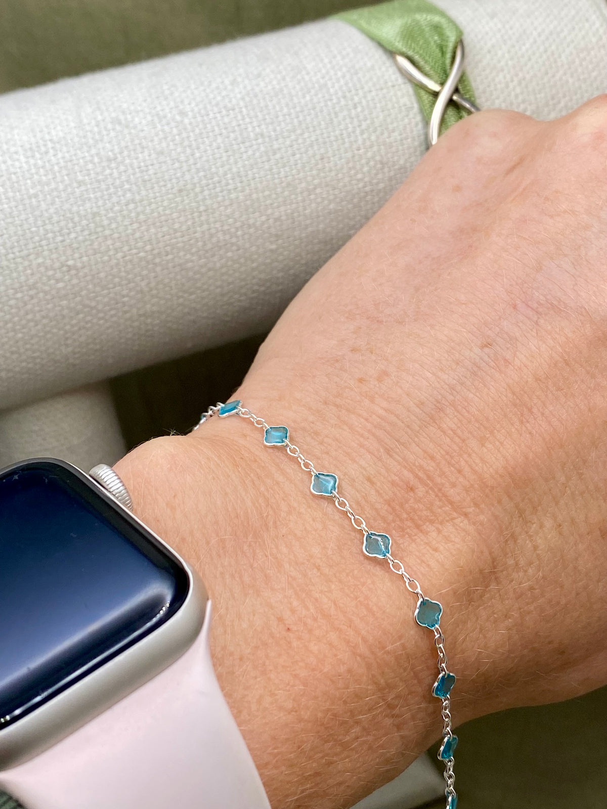 Aqua Teal Enamel Chain - 5:1 Clover - E33
