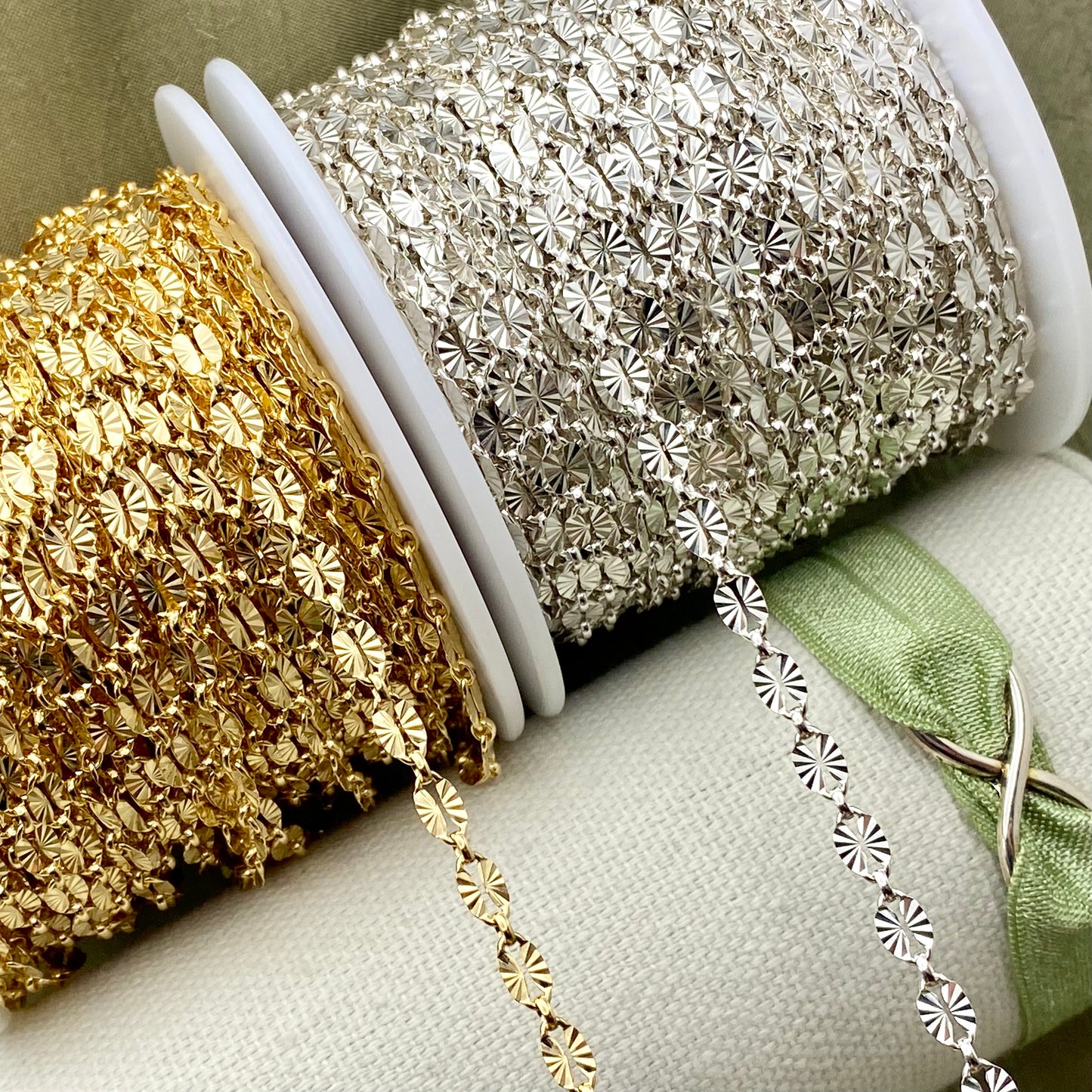 Large Disco Sunburst Chain - C35