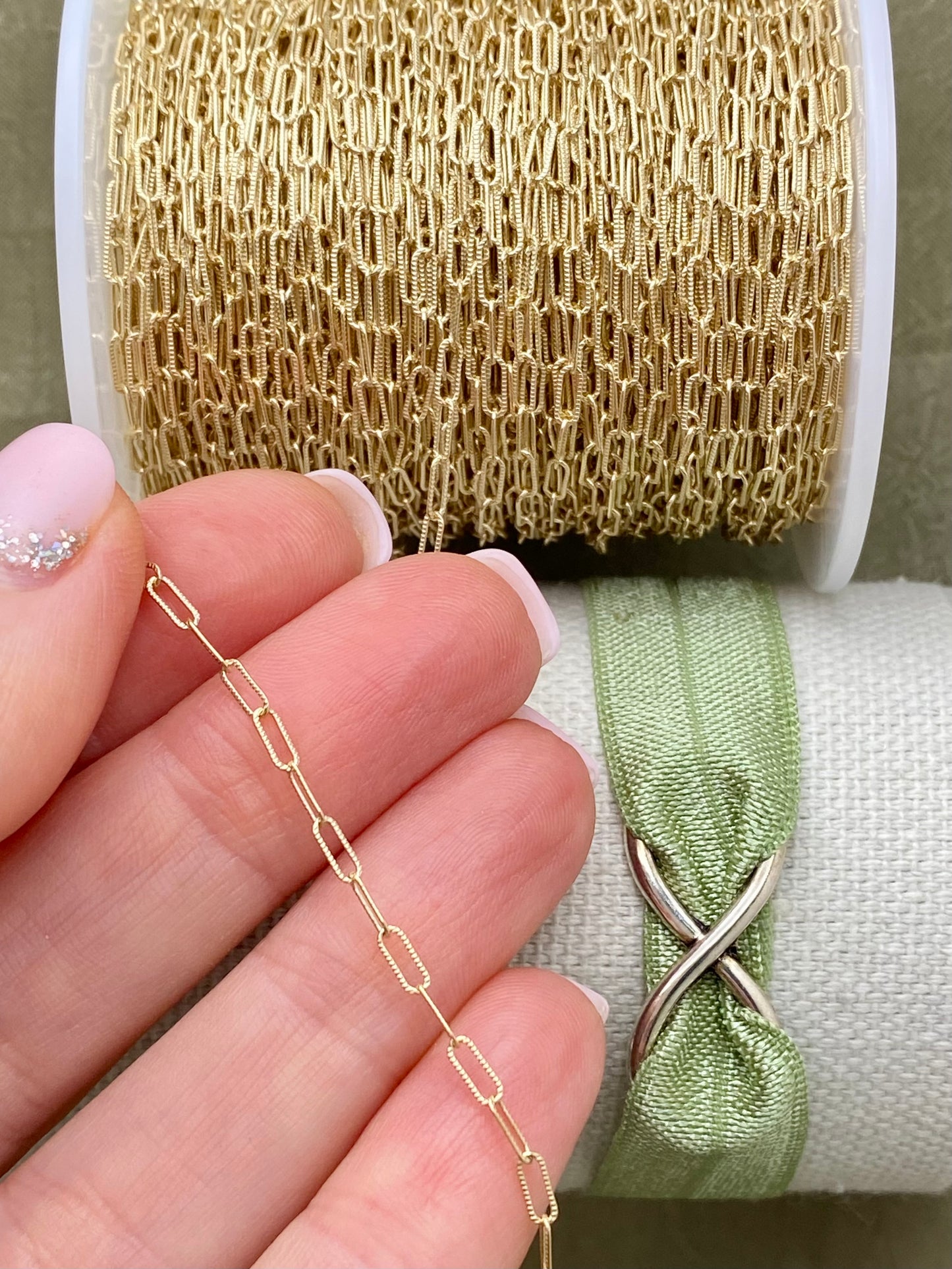 Textured Little Paperclip Chain 1.8mm - C39