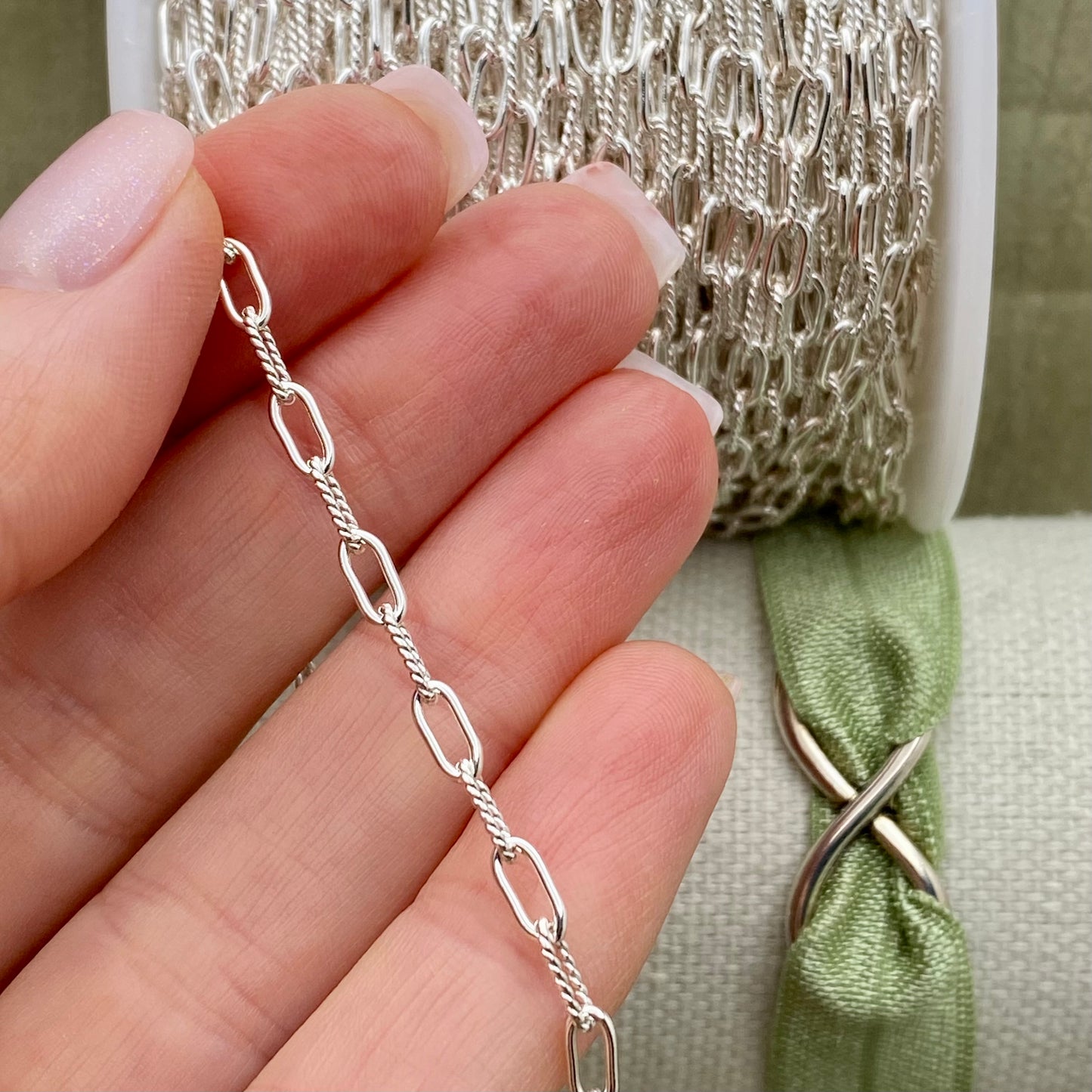 Smooth & Twist Paperclip Chain 3.15mm - C43