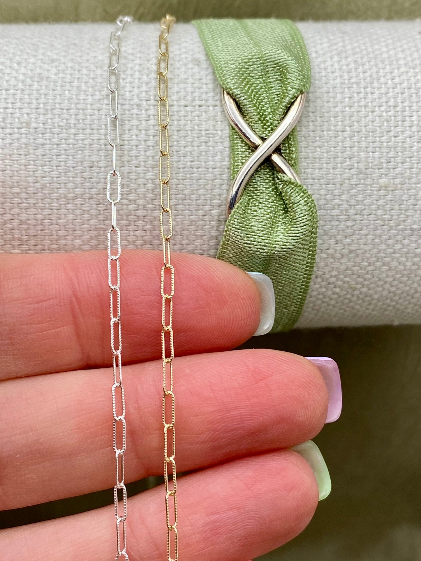 Textured Little Paperclip Chain 1.8mm - C39