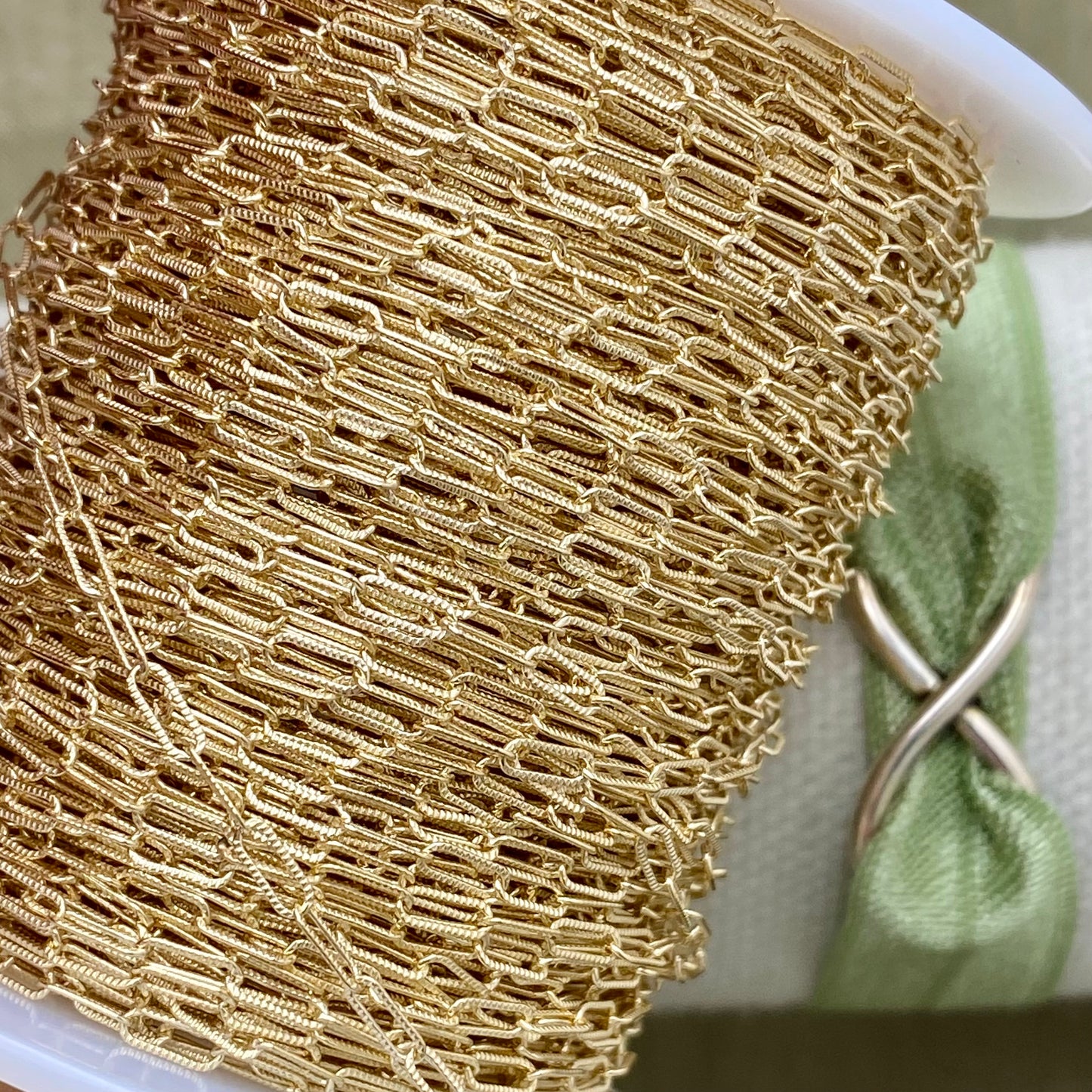 Textured Little Paperclip Chain 1.8mm - C39