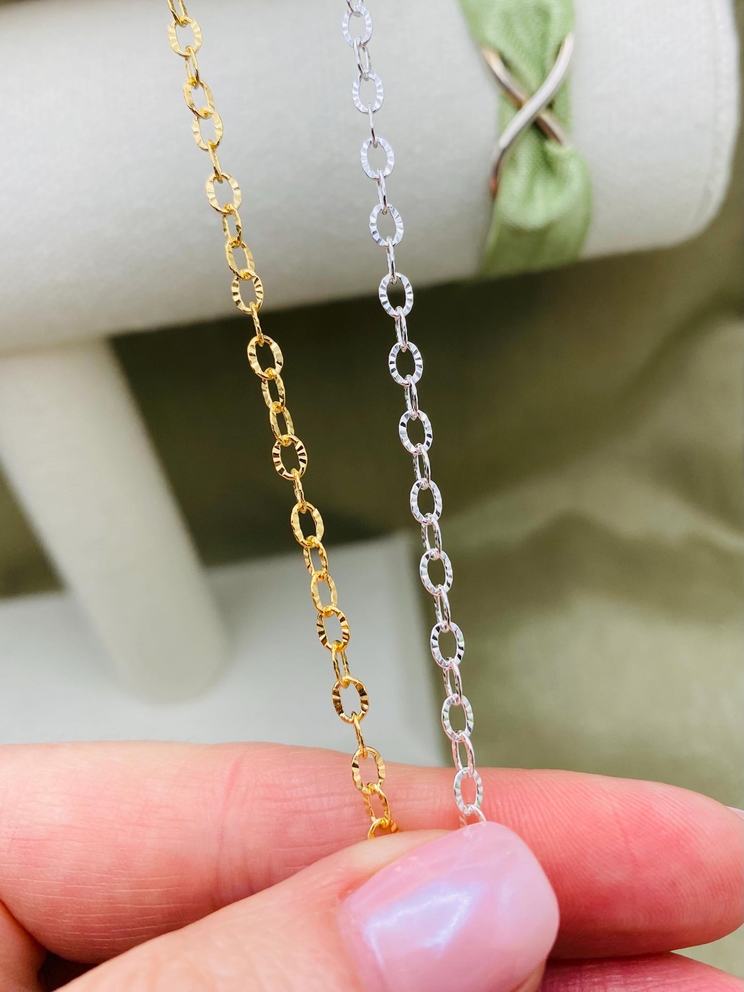 Oval Sunburst Chain - C27